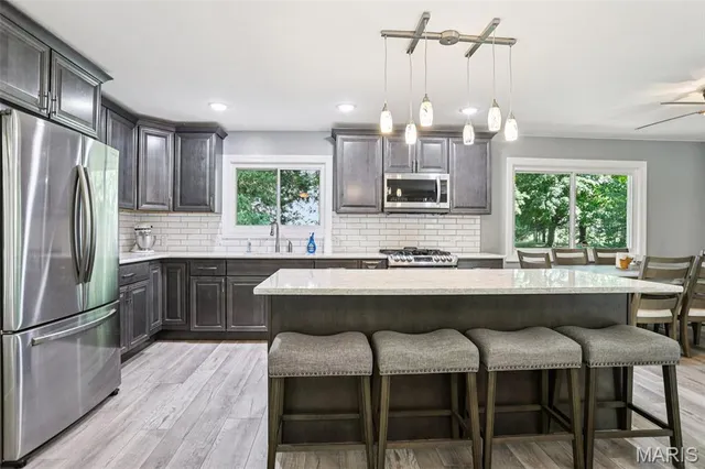 $397,500 | 16010 Lemon Lane, Butler, IL 62015