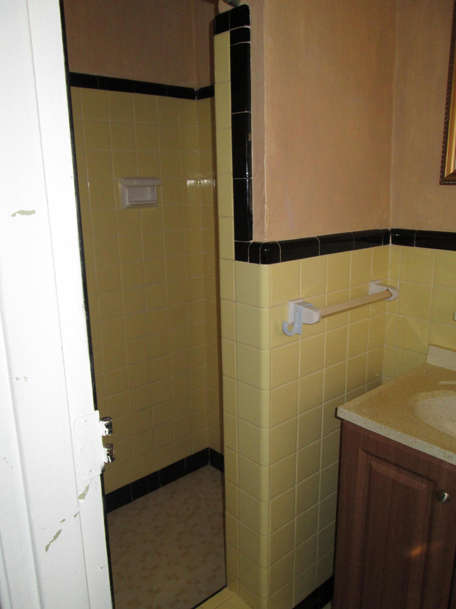 14 Ranger Street Southwest Fort Walton Beach, FL 32548 - Photo 7 of 10 a bathroom with a shower and a sink