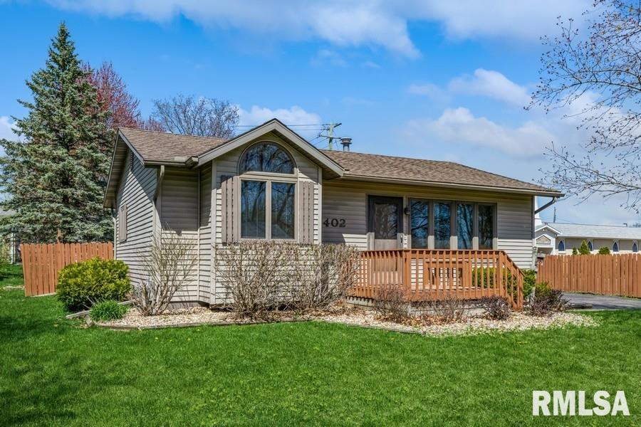 402 Maple Avenue Morrison, IL 61270 - Photo 2 of 21