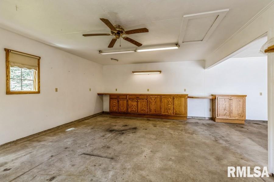 402 Maple Avenue Morrison, IL 61270 - Photo 4 of 21