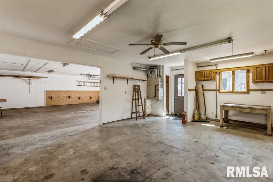 402 Maple Avenue Morrison, IL 61270 - Photo 5 of 21