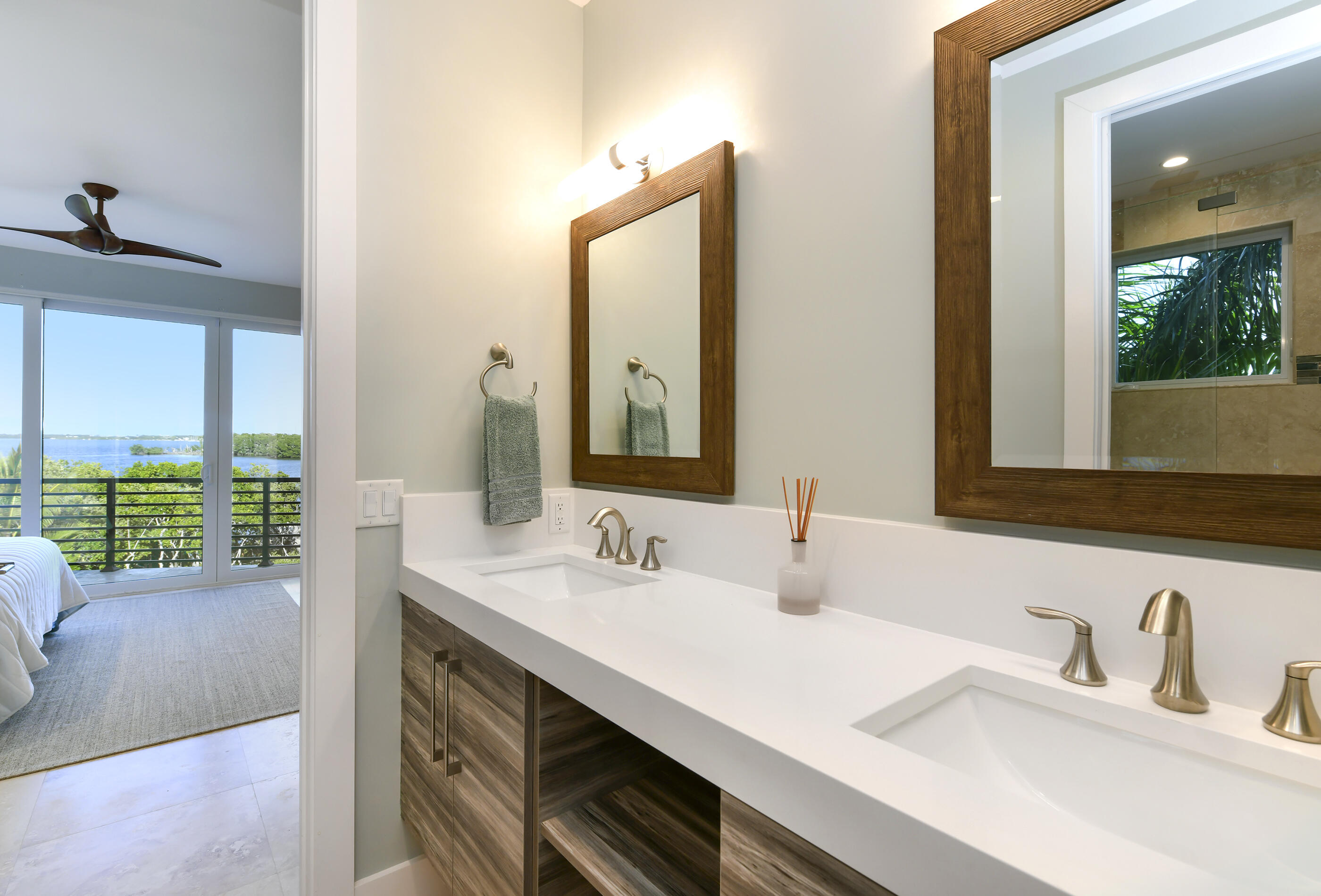 49 Mutiny Place Key Largo, FL 33037 - Photo 24 of 43 Guestbath 2
