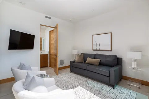 $40,000 | 2010 Calle De Los Alamos, San Clemente, CA 92672