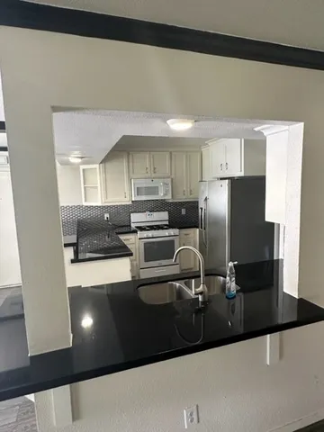 $2,800 | 3862 Wichita Street, Houston, TX 77004