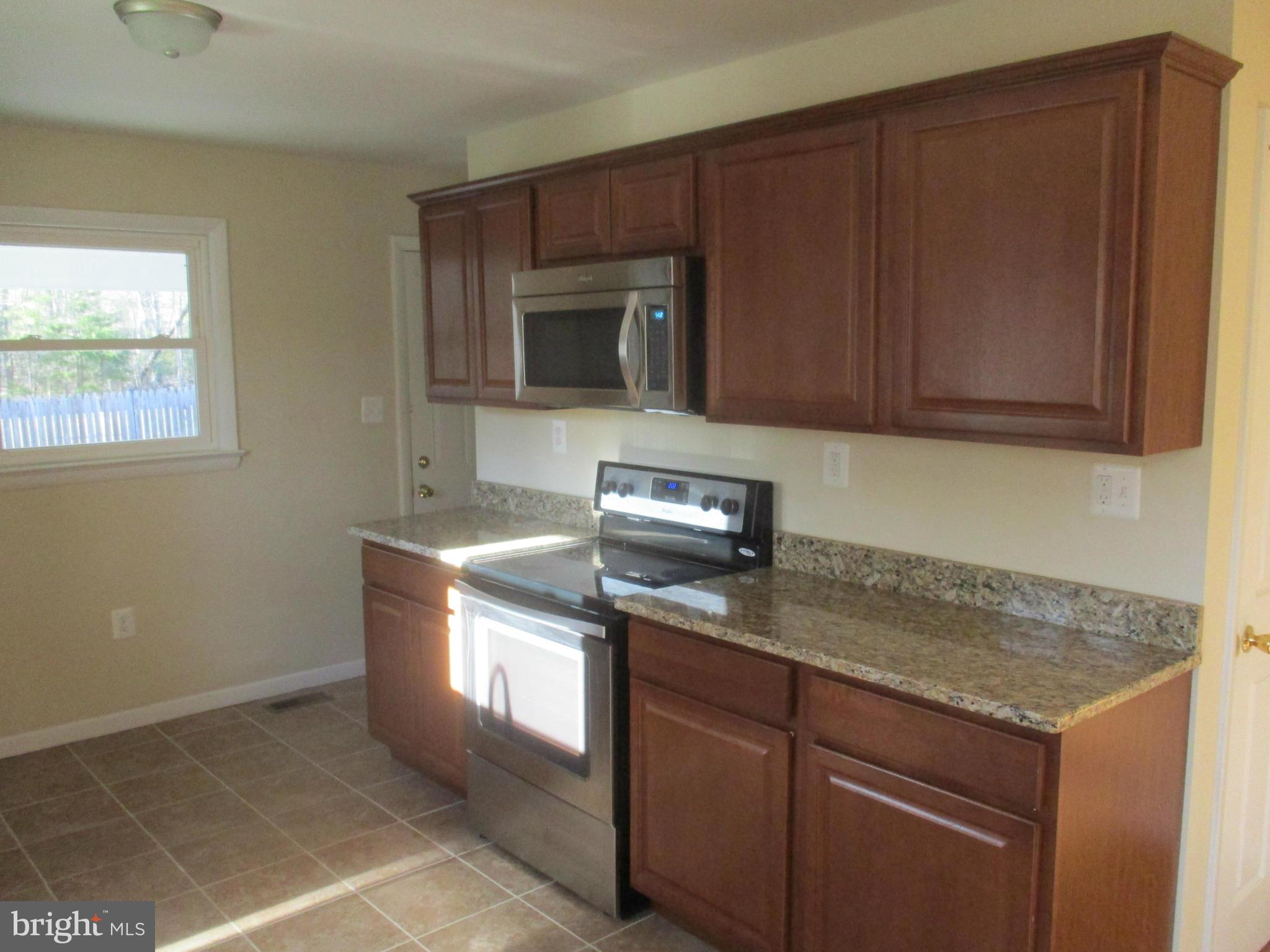 5795 Bumpy Oak Road La Plata, MD 20646 - Photo 7 of 28 Kitchen