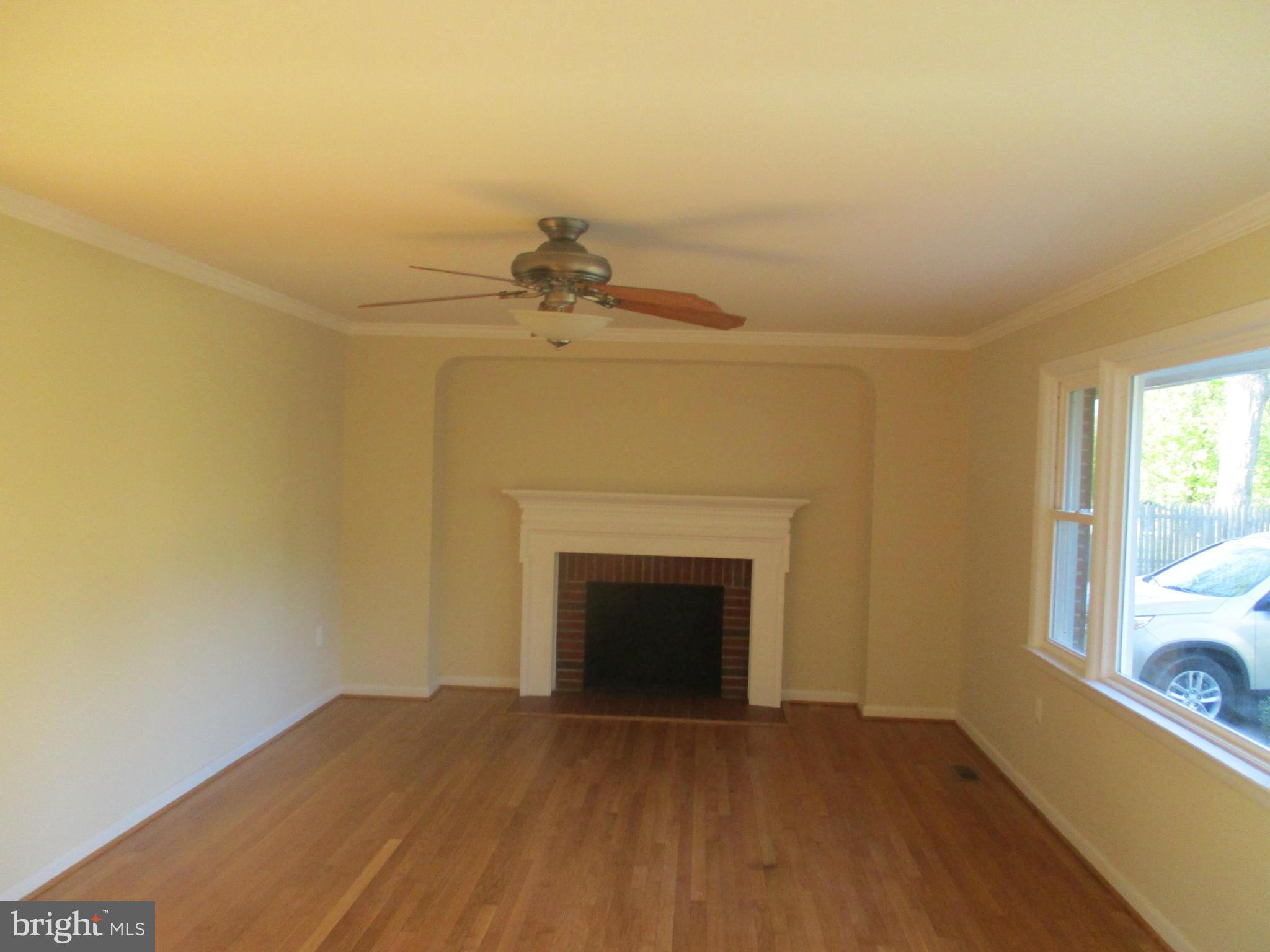 5795 Bumpy Oak Road La Plata, MD 20646 - Photo 8 of 28 Living Room
