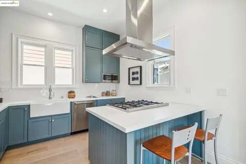 $1,599,000 | 4440 Howe Street, Oakland, CA 94611