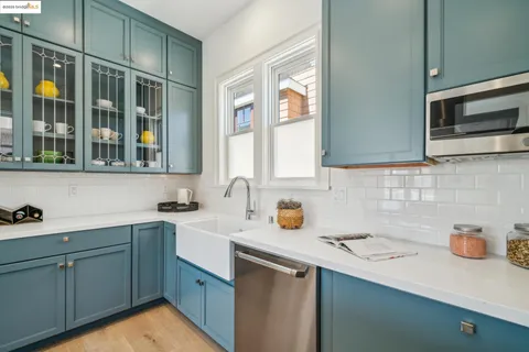 $1,599,000 | 4440 Howe Street, Oakland, CA 94611