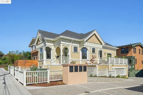 $1,599,000 | 4440 Howe Street, Oakland, CA 94611