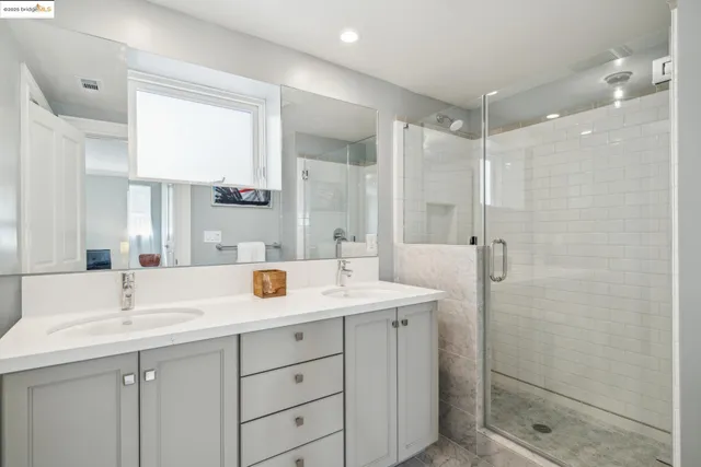 $1,599,000 | 4440 Howe Street, Oakland, CA 94611