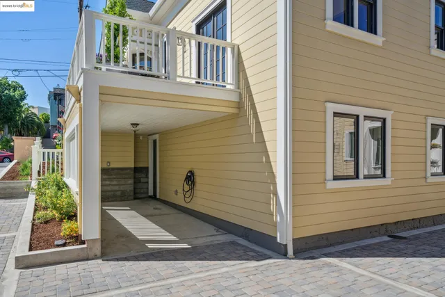 $1,599,000 | 4440 Howe Street, Oakland, CA 94611