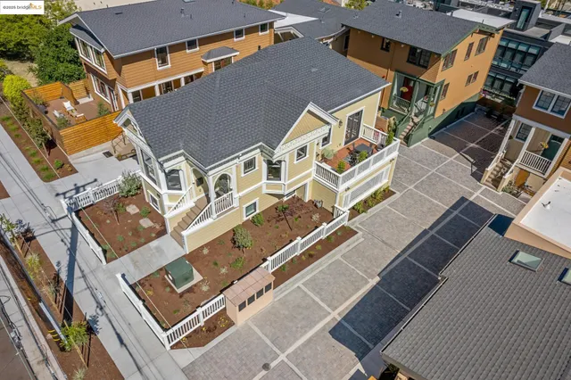 $1,599,000 | 4440 Howe Street, Oakland, CA 94611