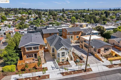 $1,599,000 | 4440 Howe Street, Oakland, CA 94611