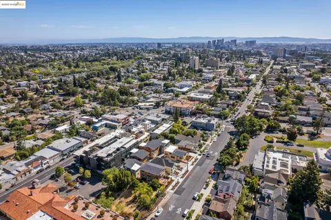 $1,599,000 | 4440 Howe Street, Oakland, CA 94611