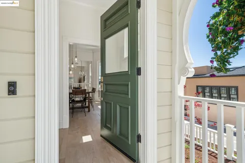 $1,599,000 | 4440 Howe Street, Oakland, CA 94611