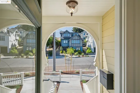 $1,599,000 | 4440 Howe Street, Oakland, CA 94611
