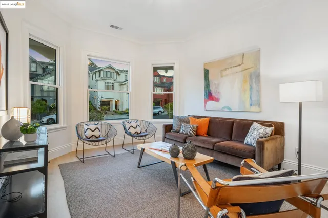 $1,599,000 | 4440 Howe Street, Oakland, CA 94611