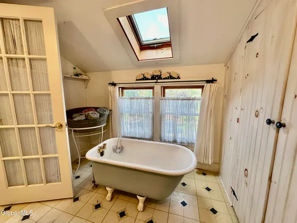 $689,365 | 118 Old Shaker Road, New Lebanon, NY 12125