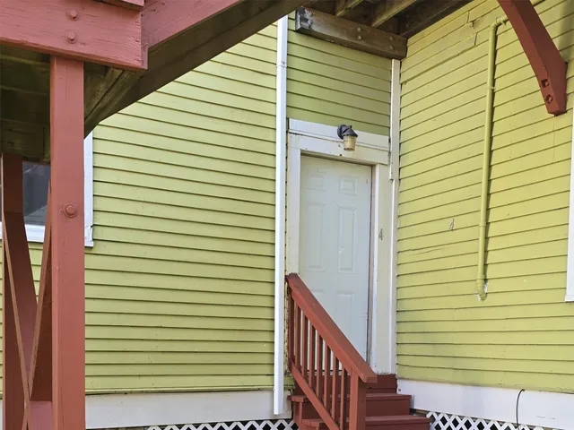 a view of a back side of a house