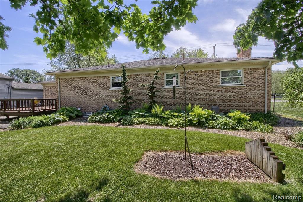 48969 Callens Road Chesterfield, MI 48047 - Photo 28 of 34