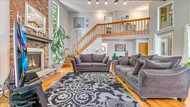 $390,000 | 130 Surrey Drive, Hawley, PA 18428