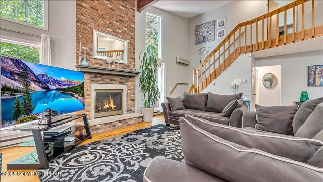 $390,000 | 130 Surrey Drive, Hawley, PA 18428