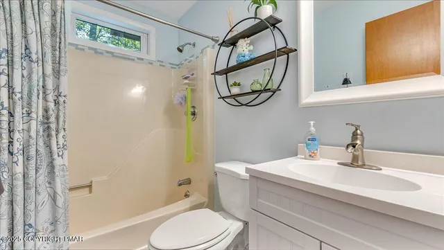 $390,000 | 130 Surrey Drive, Hawley, PA 18428