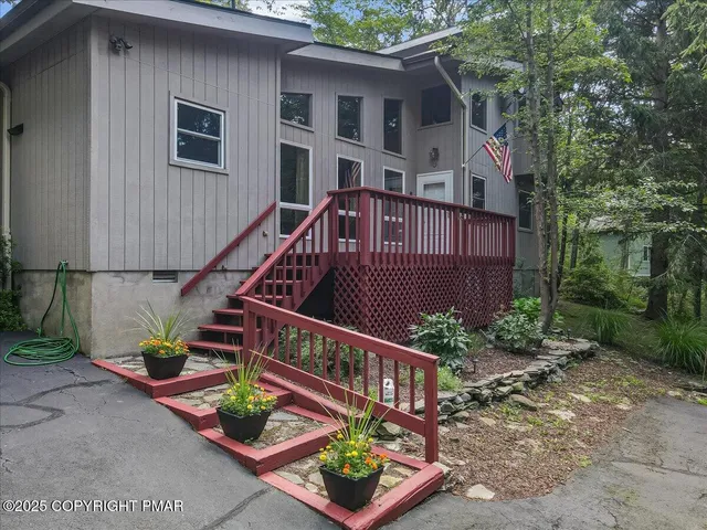 $390,000 | 130 Surrey Drive, Hawley, PA 18428