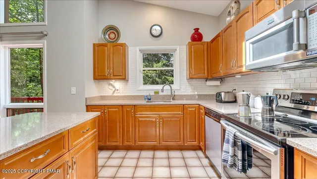 $390,000 | 130 Surrey Drive, Hawley, PA 18428