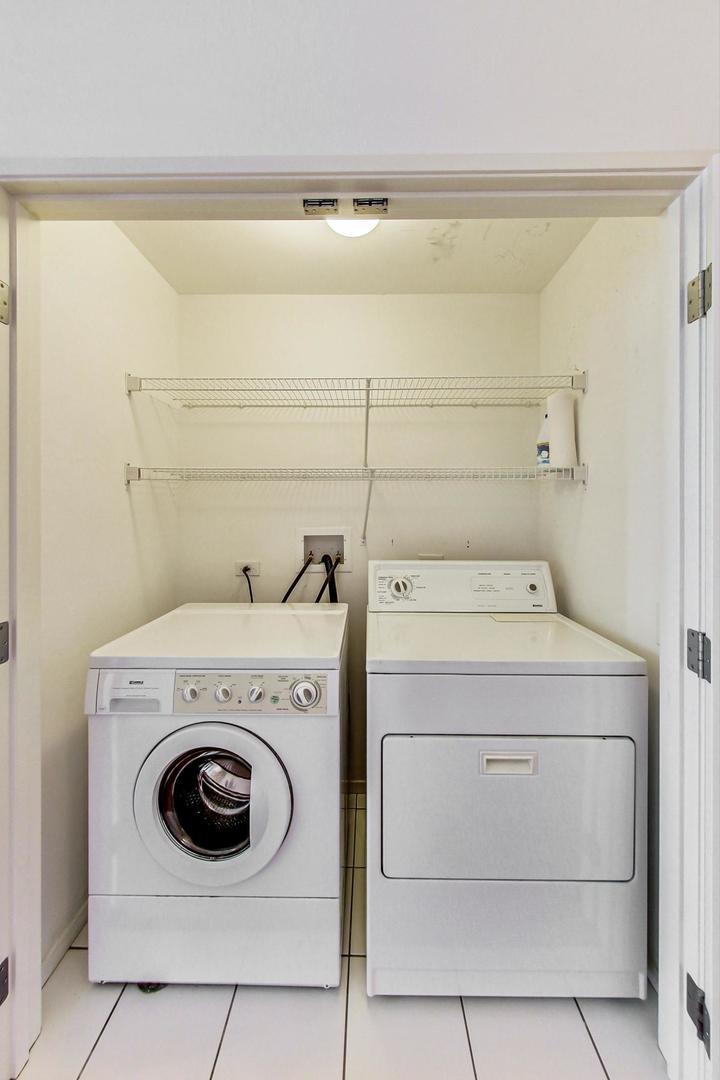 1720 Maple Avenue, Unit 2740 Evanston, IL 60201 - Photo 26 of 63 a utility room with dryer and washer