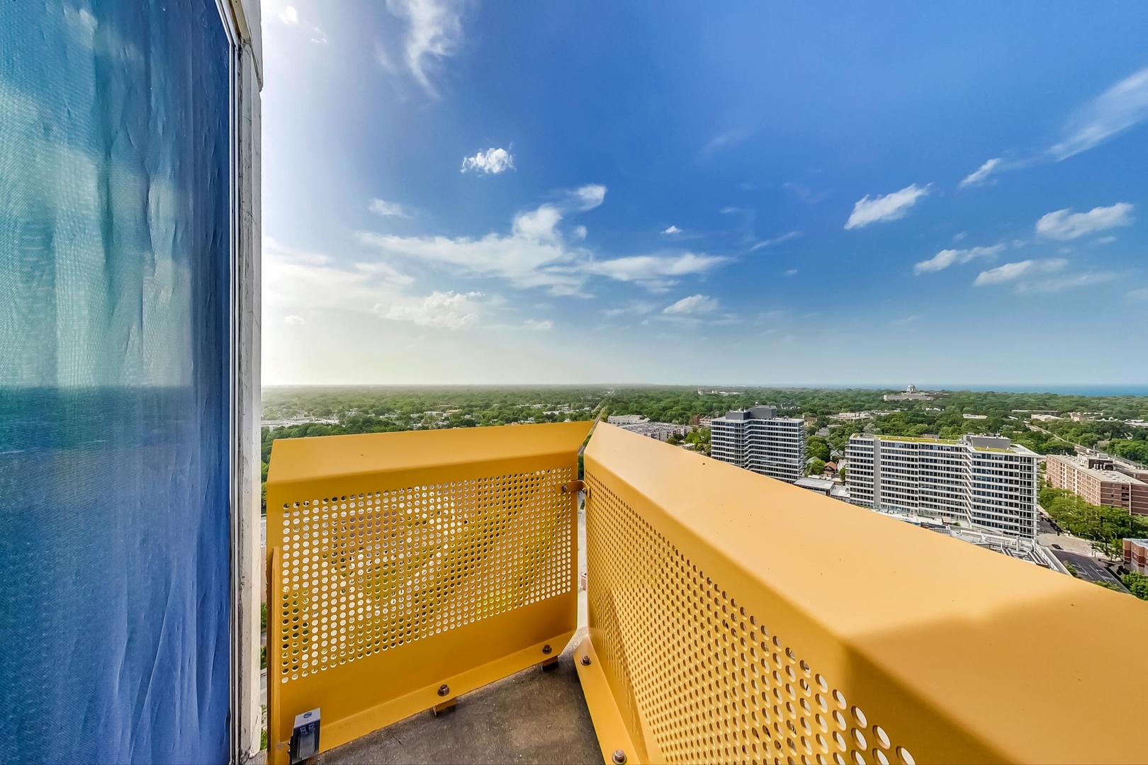 1720 Maple Avenue, Unit 2740 Evanston, IL 60201 - Photo 27 of 63 a view of a lake from a balcony