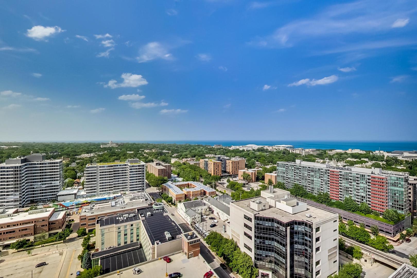 1720 Maple Avenue, Unit 2740 Evanston, IL 60201 - Photo 29 of 63 an aerial view of a city