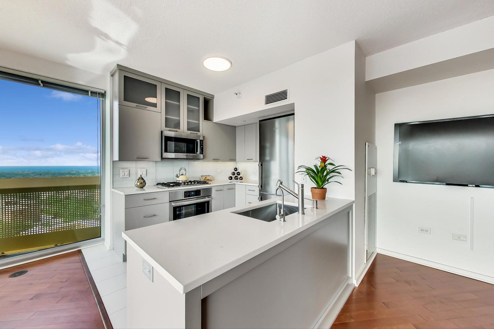 1720 Maple Avenue, Unit 2740 Evanston, IL 60201 - Photo 10 of 63