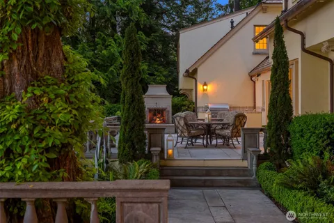 a view of table and chairs in patio of the house