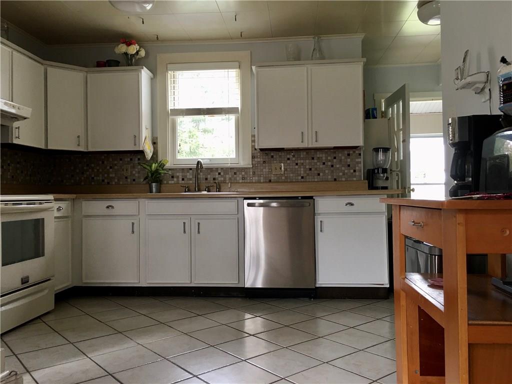 402 Highland Road Pittsburgh, PA 15235 - Photo 3 of 20 Gallery Image 3
