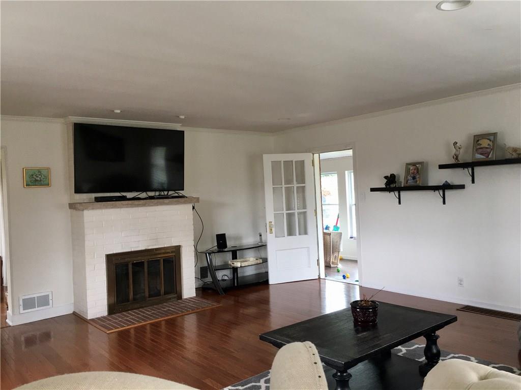 402 Highland Road Pittsburgh, PA 15235 - Photo 4 of 20 Gallery Image 4