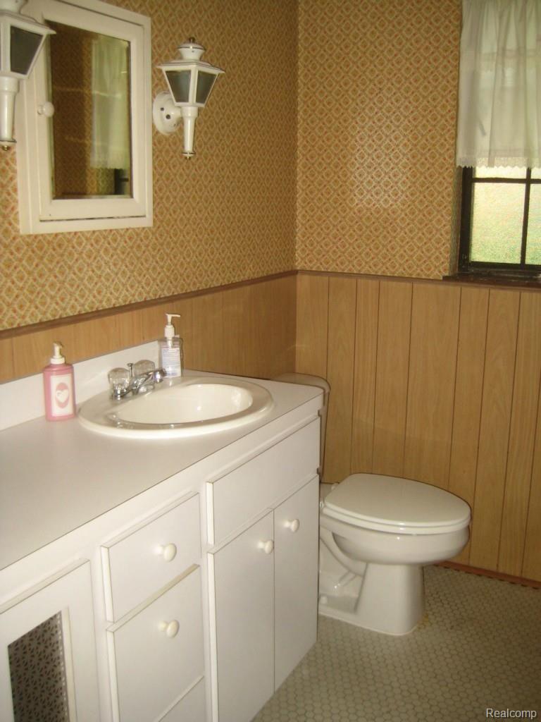 1692 Prestwick Road Grosse Pointe, MI 48236 - Photo 28 of 49 017.jpg