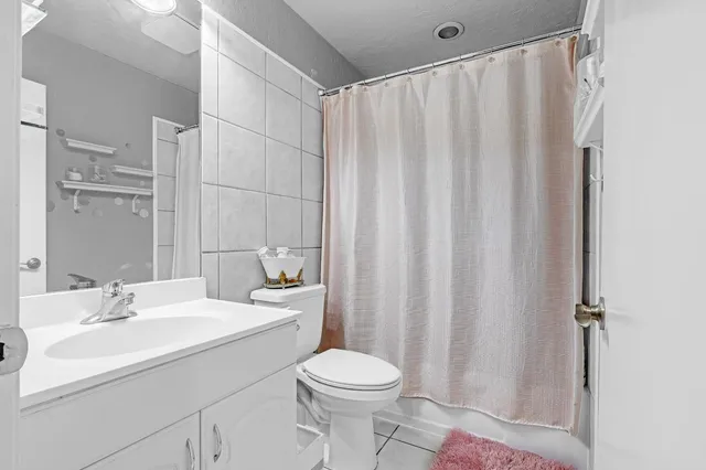 $299,999 | 6687 Greenback Lane, Citrus Heights, CA 95621