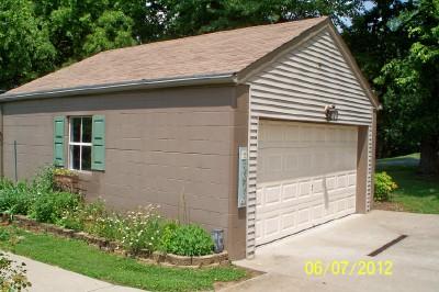 701 3rd Avenue West Springfield, TN 37172 - Photo 18 of 20 NICE 2 CAR DETACHED GARAGE WITH CONCRETE WALKWAYS!