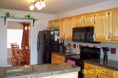 701 3rd Avenue West Springfield, TN 37172 - Photo 6 of 20 LOTS OF CABINETS! ISN'T THE TILE WORK BEAUTIFUL!