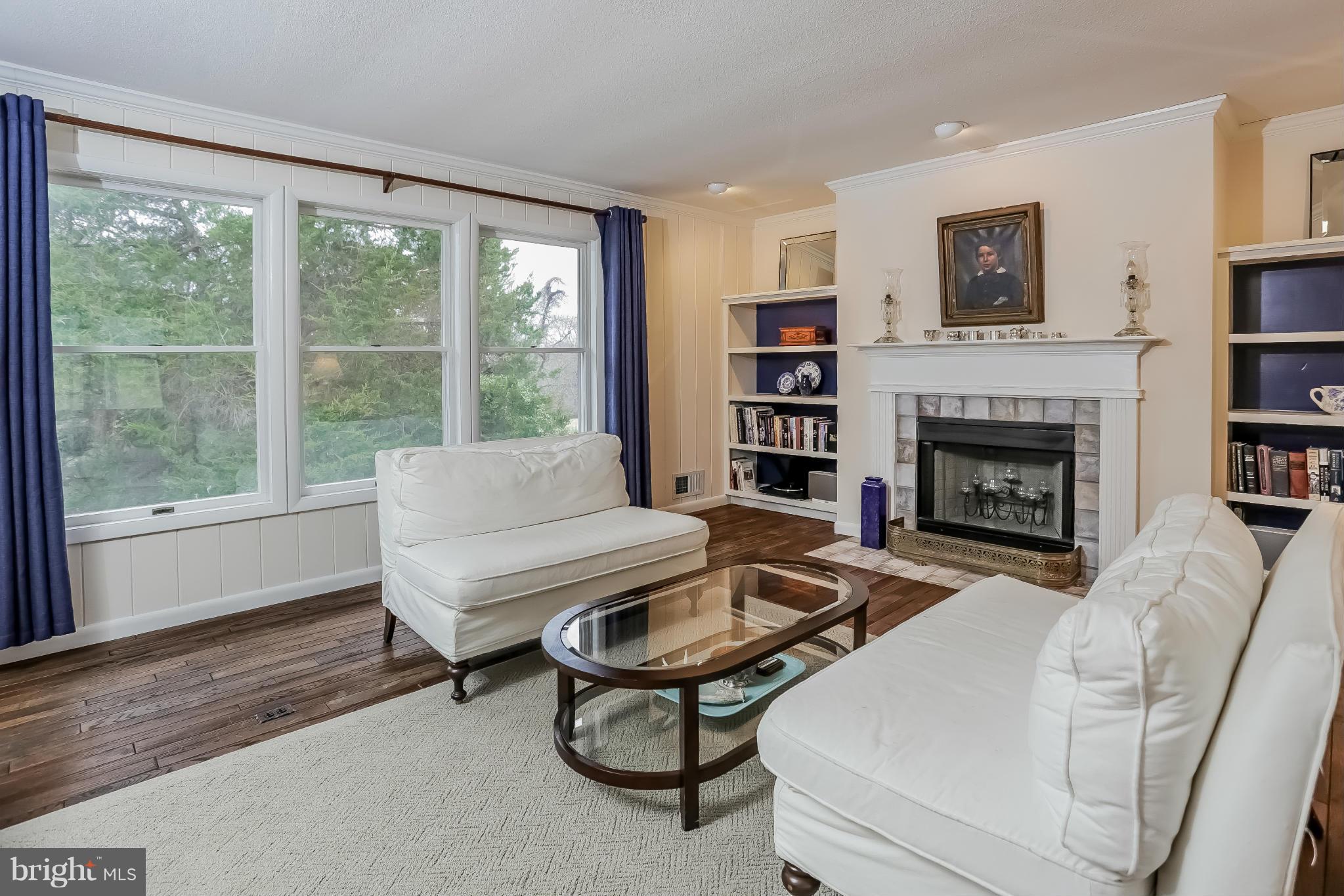 18908 Woodburn Road Leesburg, VA 20175 - Photo 5 of 24 Living Room