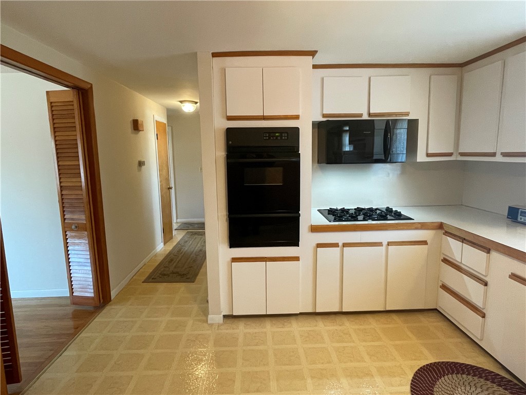 188 Fair Street Warwick, RI 02888 - Photo 12 of 22