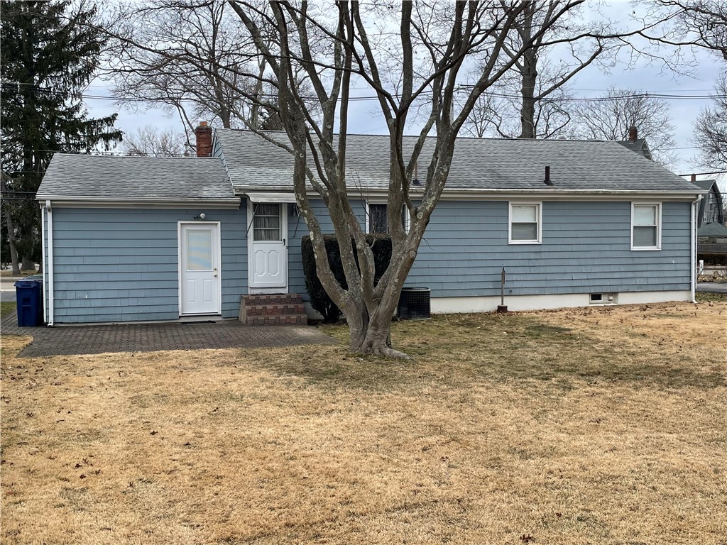 188 Fair Street Warwick, RI 02888 - Photo 4 of 22