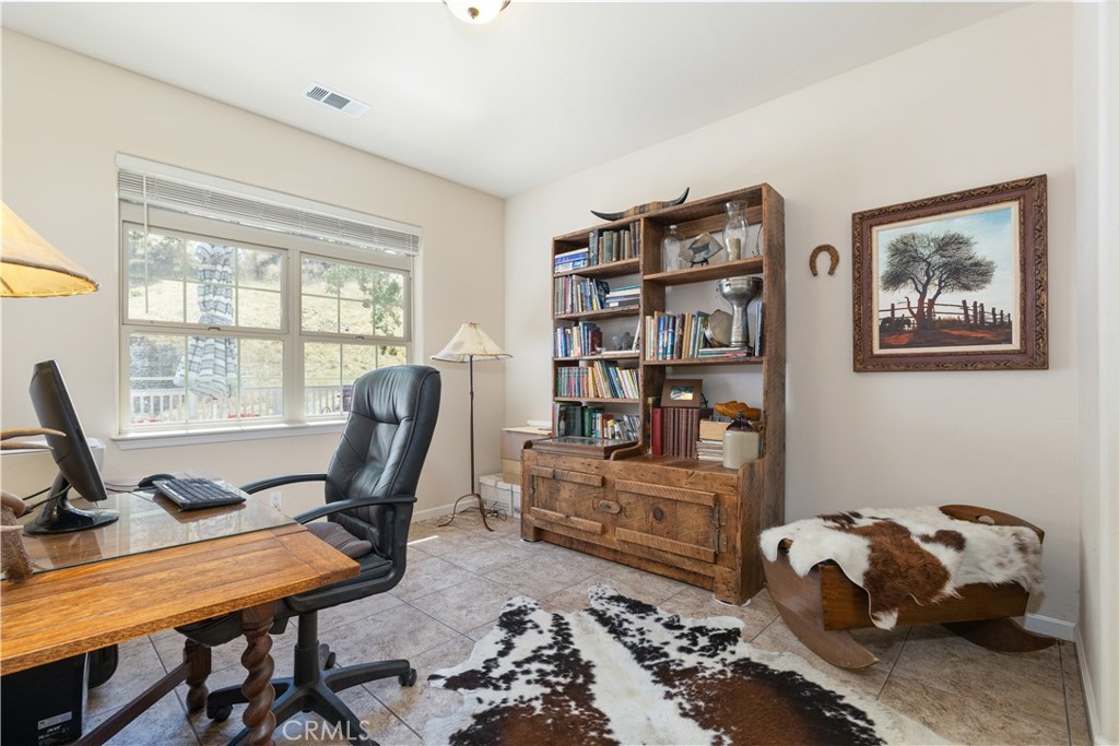 9905 Corriente Road Atascadero, CA 93422 - Photo 21 of 53