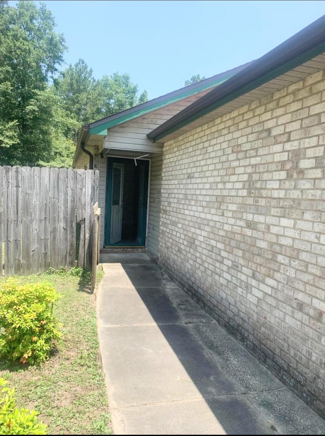 3429 Melissa Lane Crestview, FL 32539 - Photo 3 of 28 .