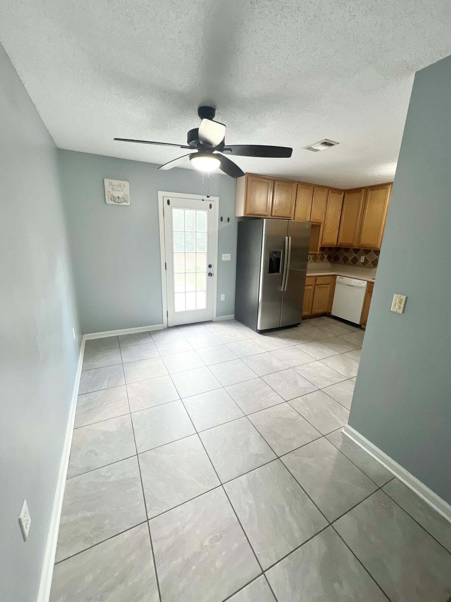 3429 Melissa Lane Crestview, FL 32539 - Photo 7 of 28 .