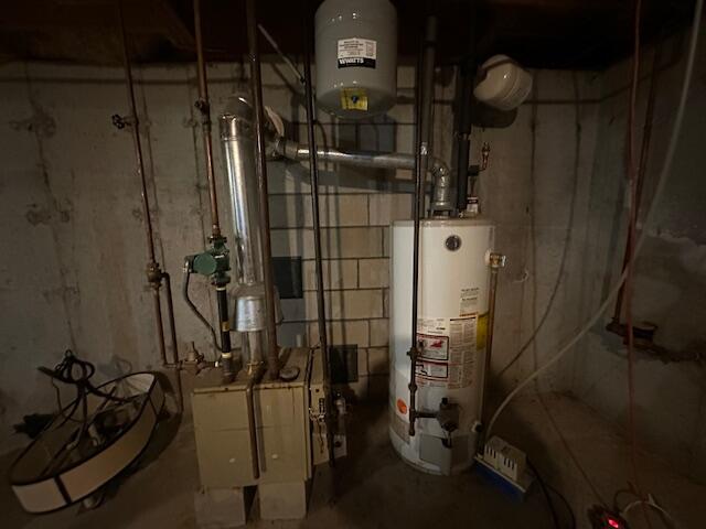 89 Mitchells Way Hyannis, MA 02601 - Photo 27 of 33 a bathroom with a shower