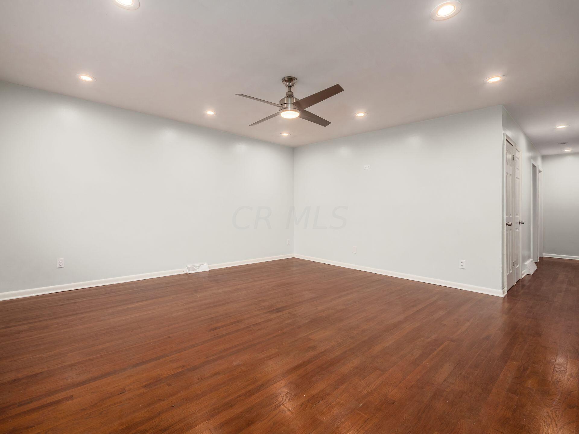 2071 Sale Road Columbus, OH 43224 - Photo 7 of 23 012_4dc3bf250_N 2071 Sale 010