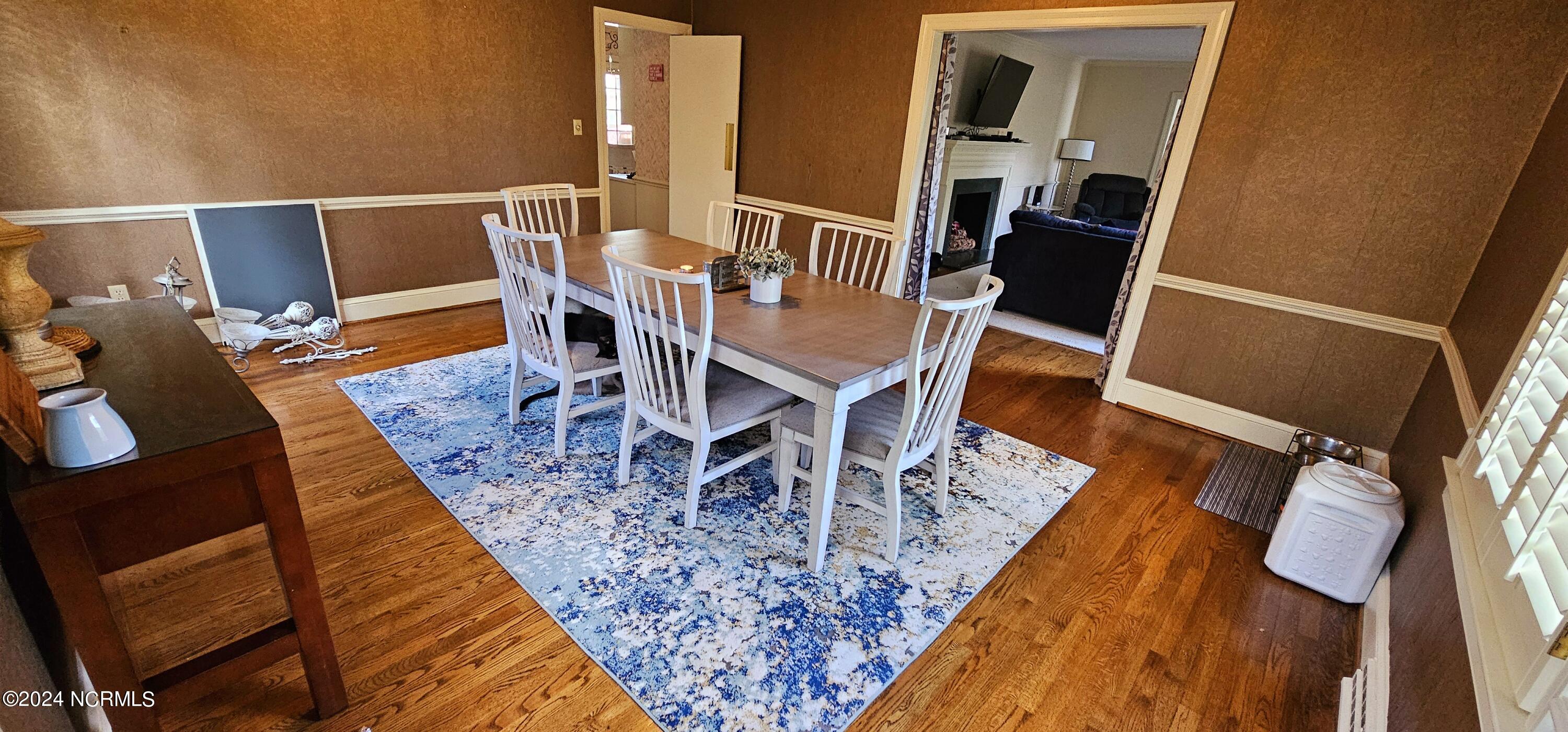 1305 Greenbriar Road Kinston, NC 28501 - Photo 15 of 51 Dining room