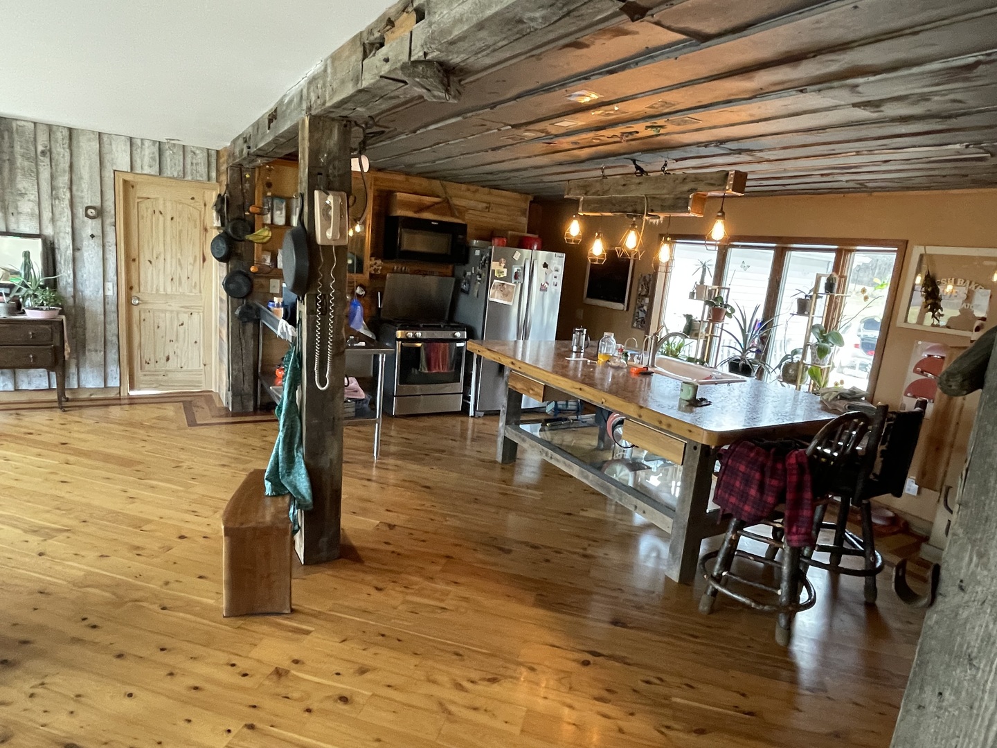 2365 West Southmor Road Morris, IL 60450 - Photo 18 of 25 a dining room with wooden floor table and chairs